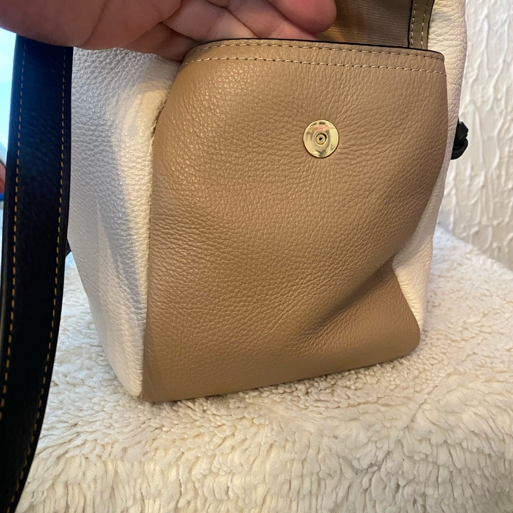 Coach Cream and Black Shoulder Bag - Picture 7 of 16
